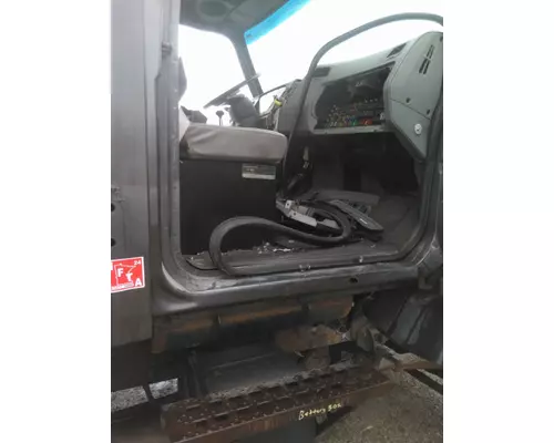 STERLING L8500 CAB