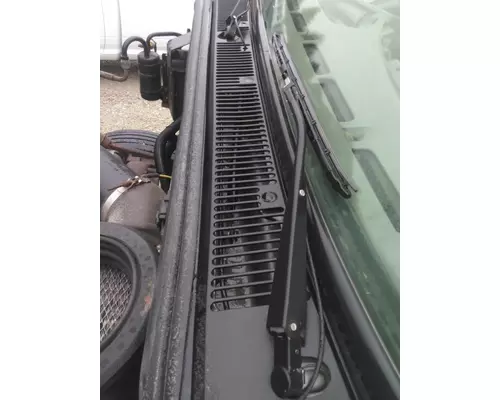 STERLING L8500 CAB