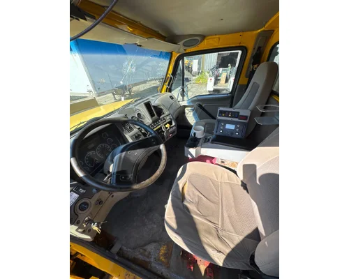 STERLING L8500 Complete Vehicle