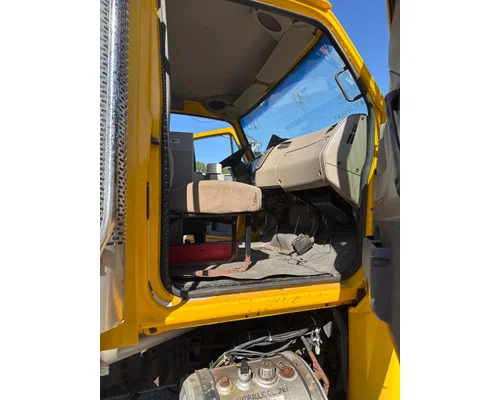 STERLING L8500 Complete Vehicle