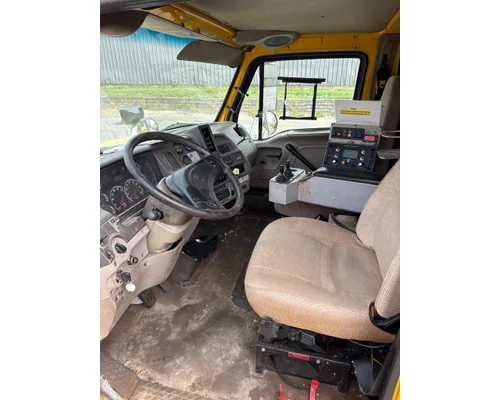 STERLING L8500 Complete Vehicle