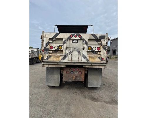 STERLING L8500 Complete Vehicle