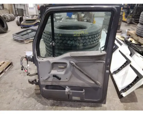 STERLING L8500 DOOR ASSEMBLY, FRONT
