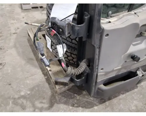 STERLING L8500 DOOR ASSEMBLY, FRONT