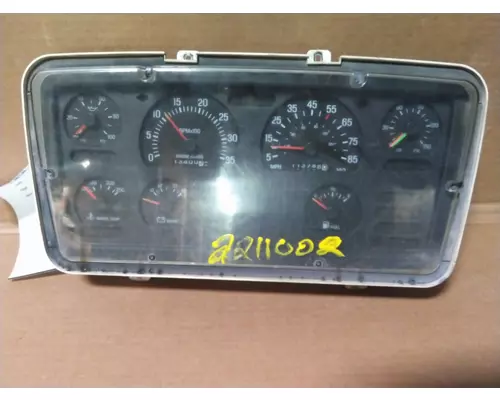 STERLING L8500 GAUGE CLUSTER