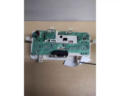 STERLING L8500 GAUGE CLUSTER