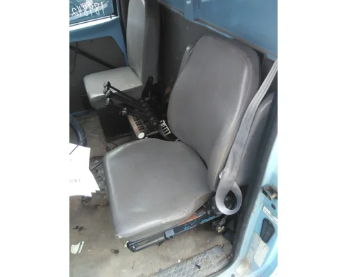 STERLING L8511 CAB