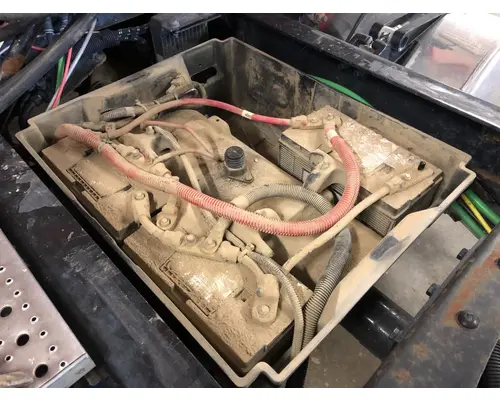 STERLING L9500 SERIES Battery Box