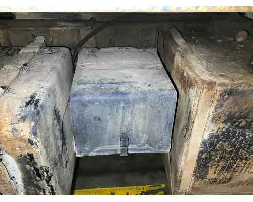 STERLING L9500 SERIES Battery Box