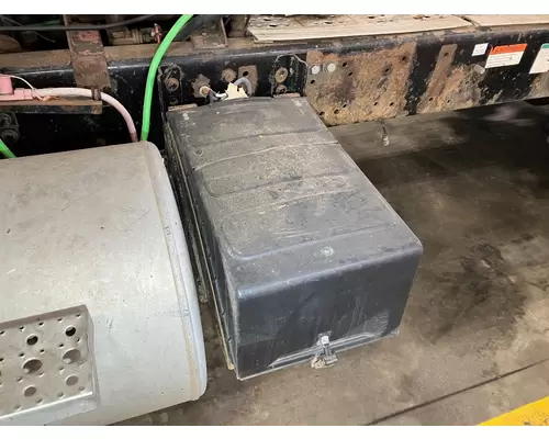 STERLING L9500 SERIES Battery Box