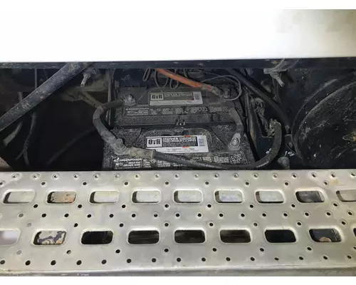 STERLING L9500 SERIES Battery Box