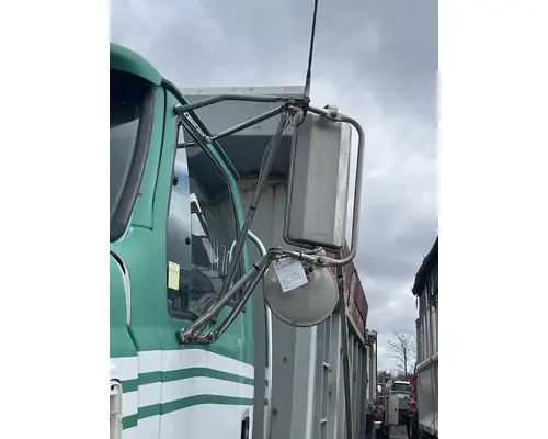 STERLING L9500 SERIES Complete Vehicle