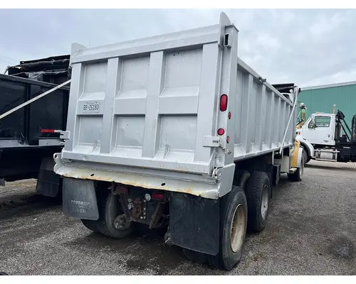 STERLING L9500 SERIES Complete Vehicle