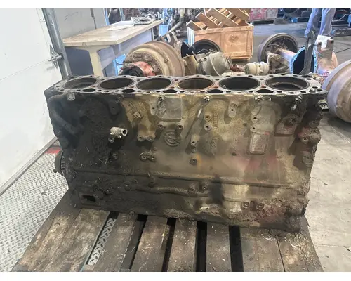 STERLING L9500 SERIES Cylinder Block