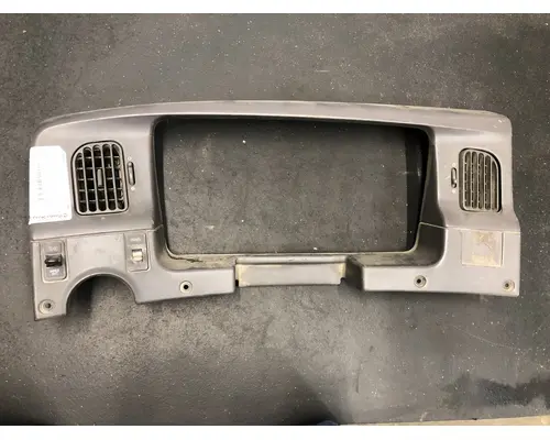 STERLING L9500 SERIES Dash Assembly