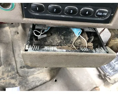 STERLING L9500 SERIES Dash Assembly