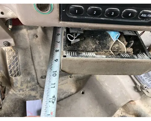 STERLING L9500 SERIES Dash Assembly