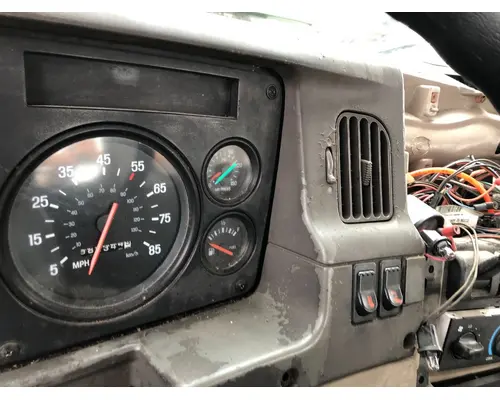 STERLING L9500 SERIES Dash Assembly
