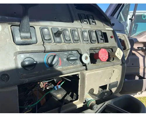 STERLING L9500 SERIES Dash Assembly