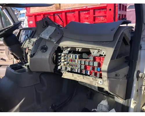 STERLING L9500 SERIES Dash Assembly