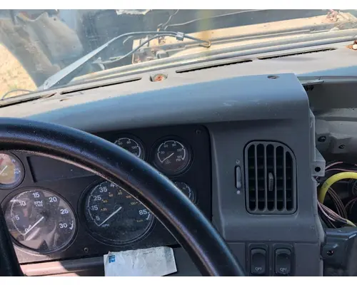 STERLING L9500 SERIES Dash Assembly