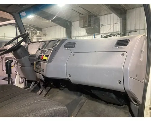 STERLING L9500 SERIES Dash Assembly