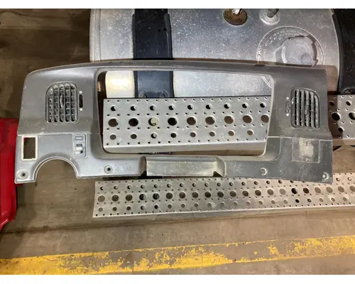 STERLING L9500 SERIES Dash Assembly