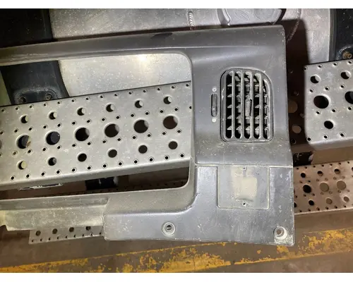 STERLING L9500 SERIES Dash Assembly