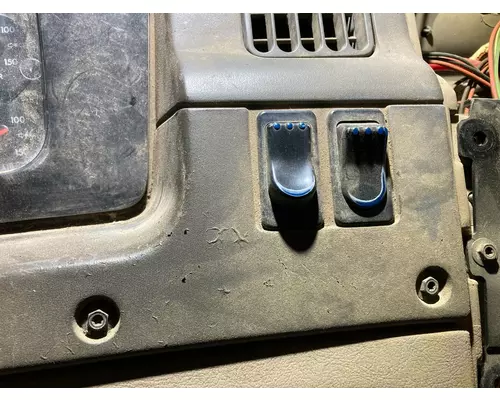 STERLING L9500 SERIES Dash Assembly