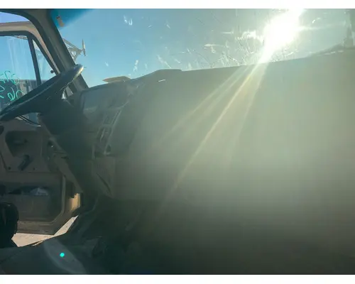 STERLING L9500 SERIES Dash Assembly