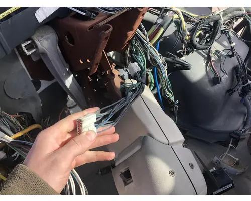 STERLING L9500 SERIES Electrical Misc. Parts