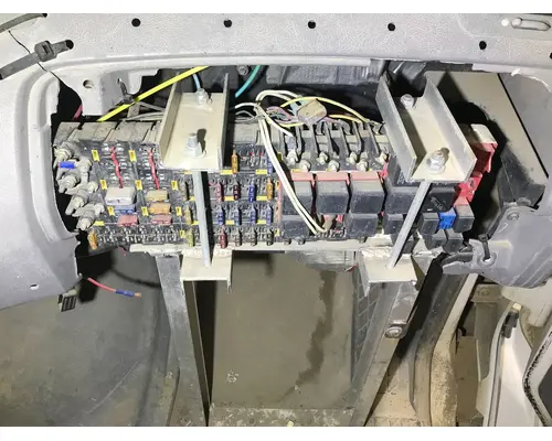 STERLING L9500 SERIES Electrical Misc. Parts