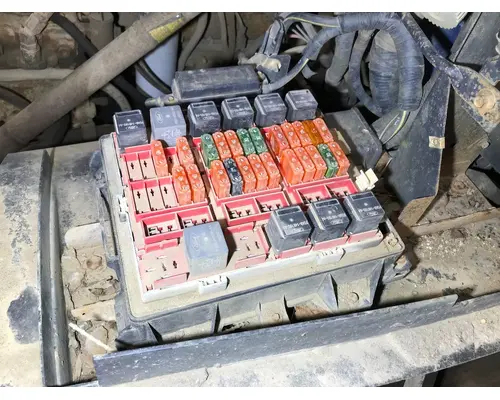 STERLING L9500 SERIES Electrical Misc. Parts