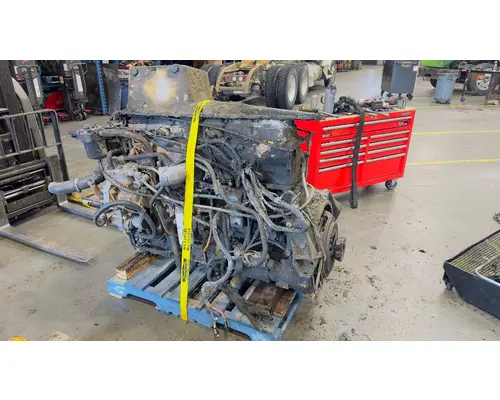 STERLING L9500 SERIES Engine Assembly