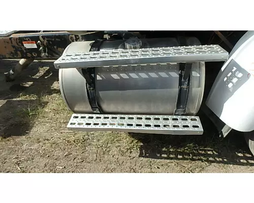 STERLING L9500 SERIES Fuel Tank