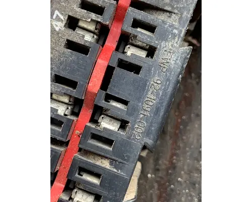 STERLING L9500 SERIES Fuse Box