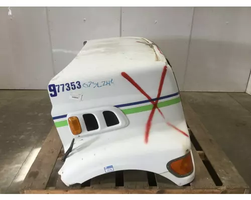 STERLING L9500 SERIES Hood