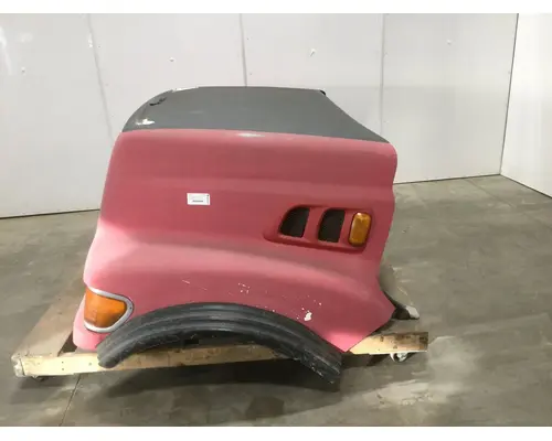 STERLING L9500 SERIES Hood