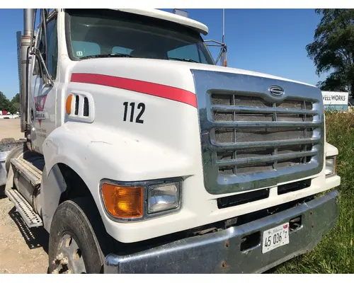 STERLING L9500 SERIES Hood