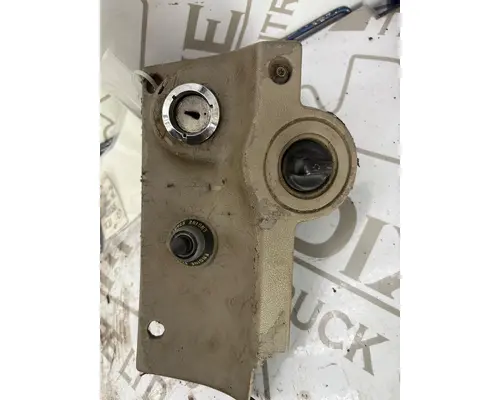 STERLING L9500 SERIES Ignition Switch