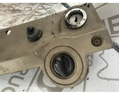 STERLING L9500 SERIES Ignition Switch