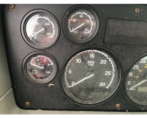 STERLING L9500 SERIES Instrument Cluster