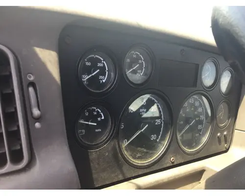 STERLING L9500 SERIES Instrument Cluster