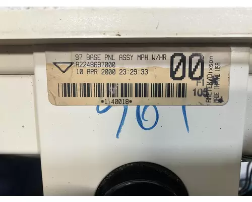 STERLING L9500 SERIES Instrument Cluster