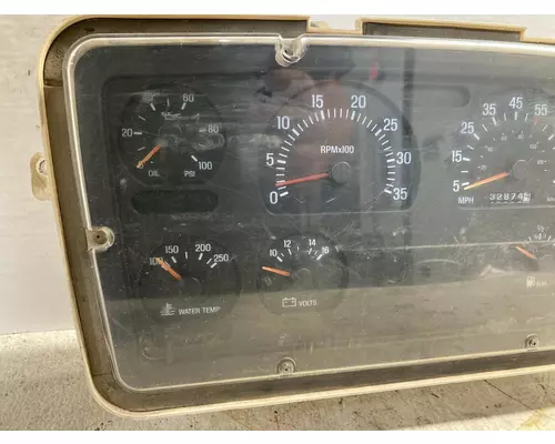 STERLING L9500 SERIES Instrument Cluster