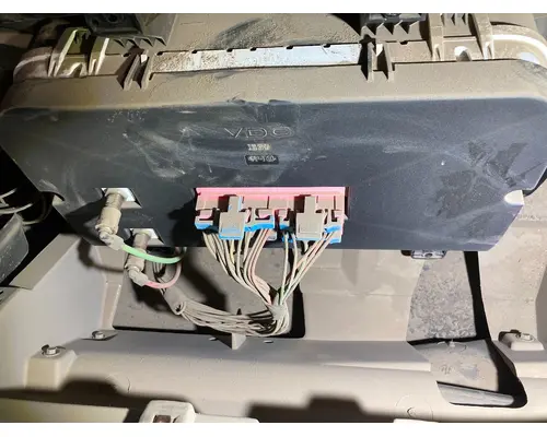 STERLING L9500 SERIES Instrument Cluster