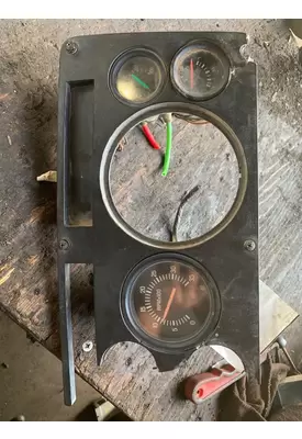 STERLING L9500 SERIES Instrument Cluster