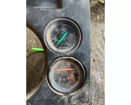 STERLING L9500 SERIES Instrument Cluster