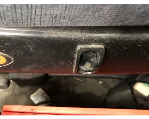 STERLING L9500 SERIES Seat (non-Suspension)