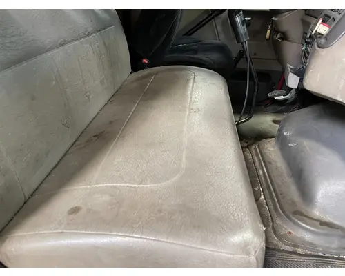 STERLING L9500 SERIES Seat (non-Suspension)